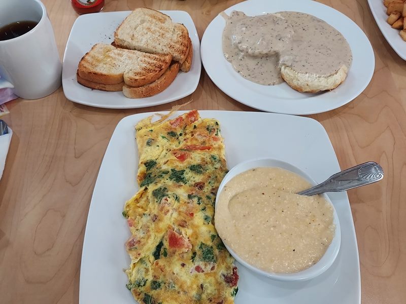 Flamingo Brunch House food